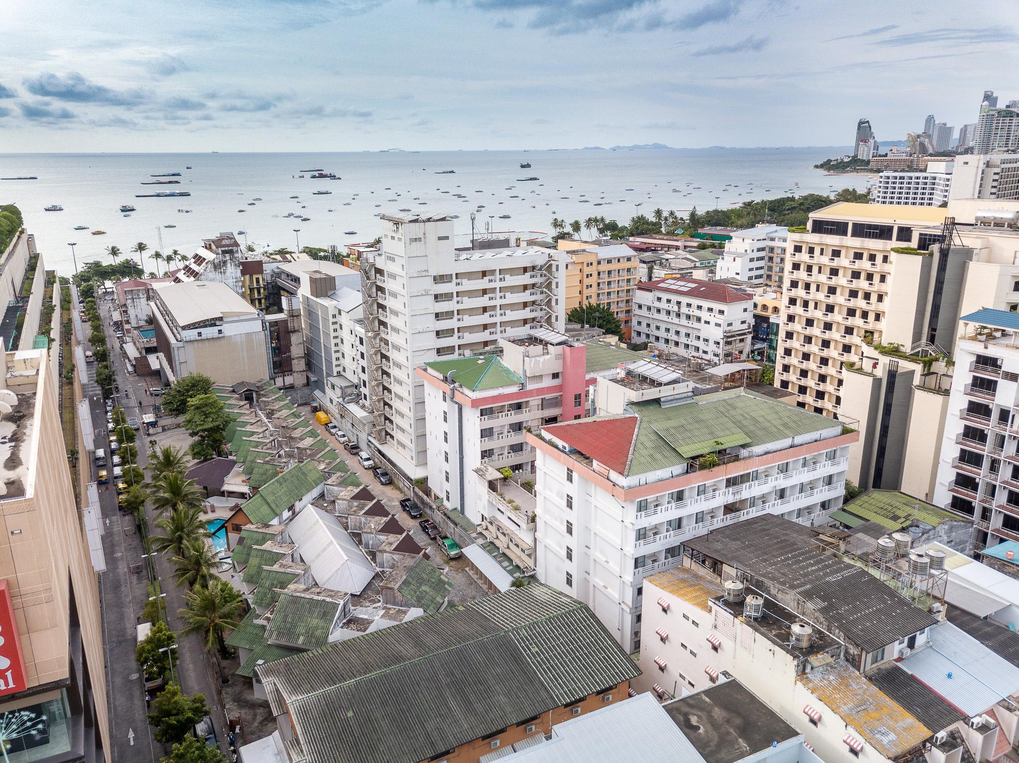 Eastiny Place Hotel Pattaya Exterior photo