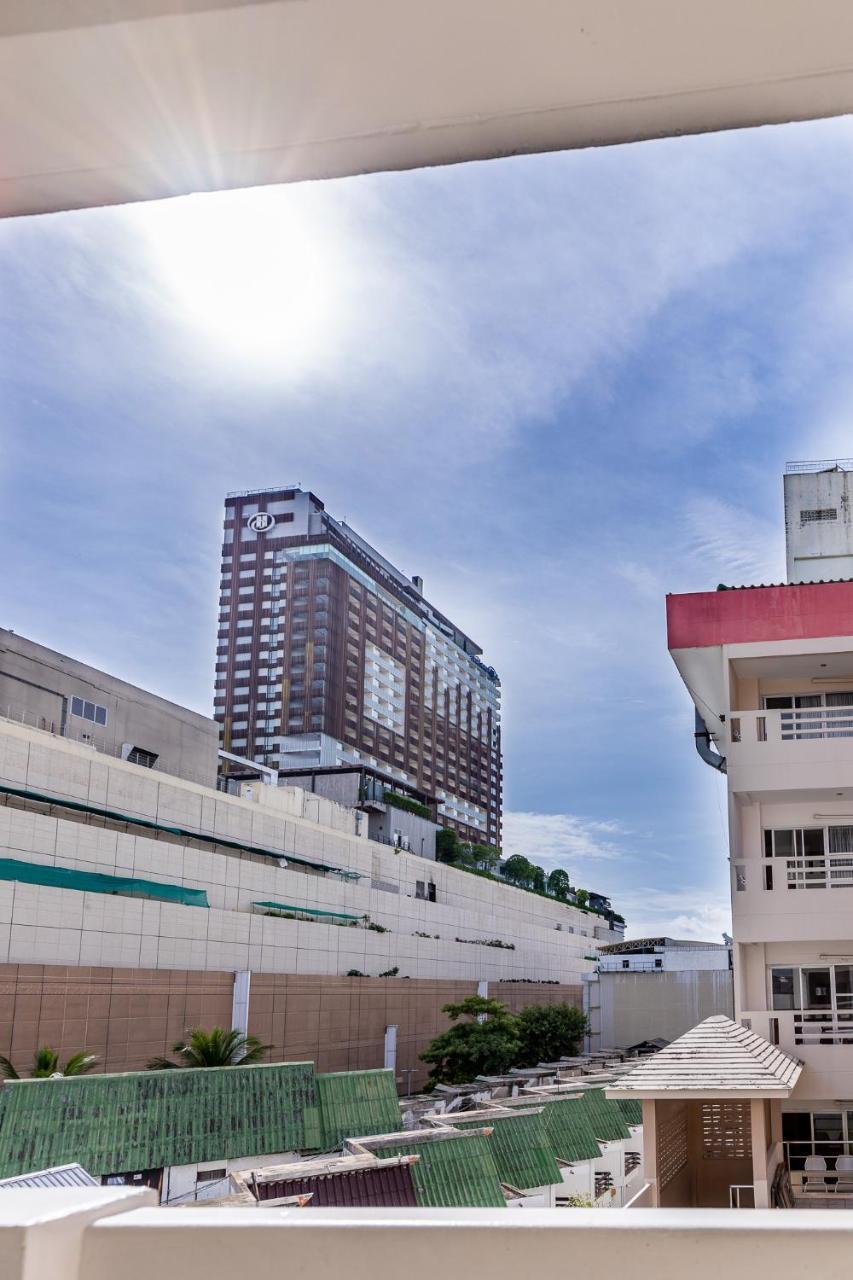 Eastiny Place Hotel Pattaya Exterior photo
